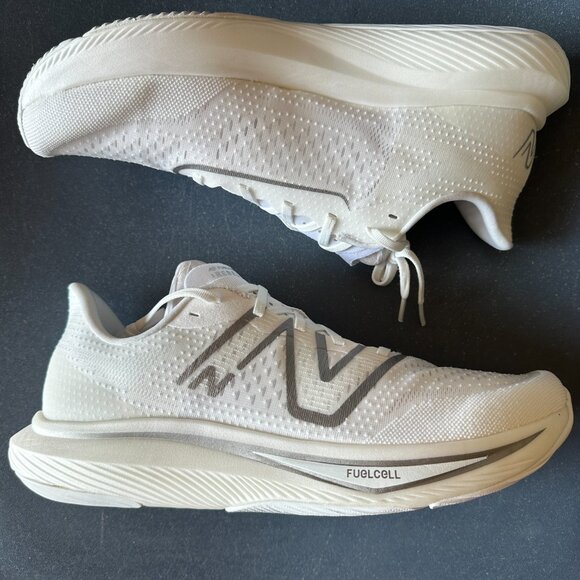 New Balance Fuelcell Rebel v3 - New with box - Men's 12 D - Picture 9 of 11